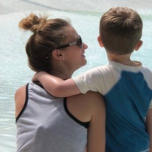 Meet your Posher, Hollie